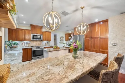1140 E Tropical Way Plantation FL 33317