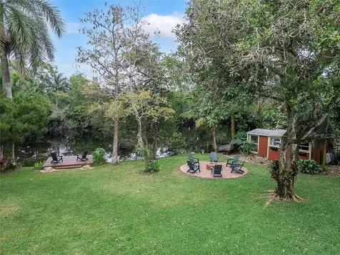 1140 E Tropical Way Plantation FL 33317