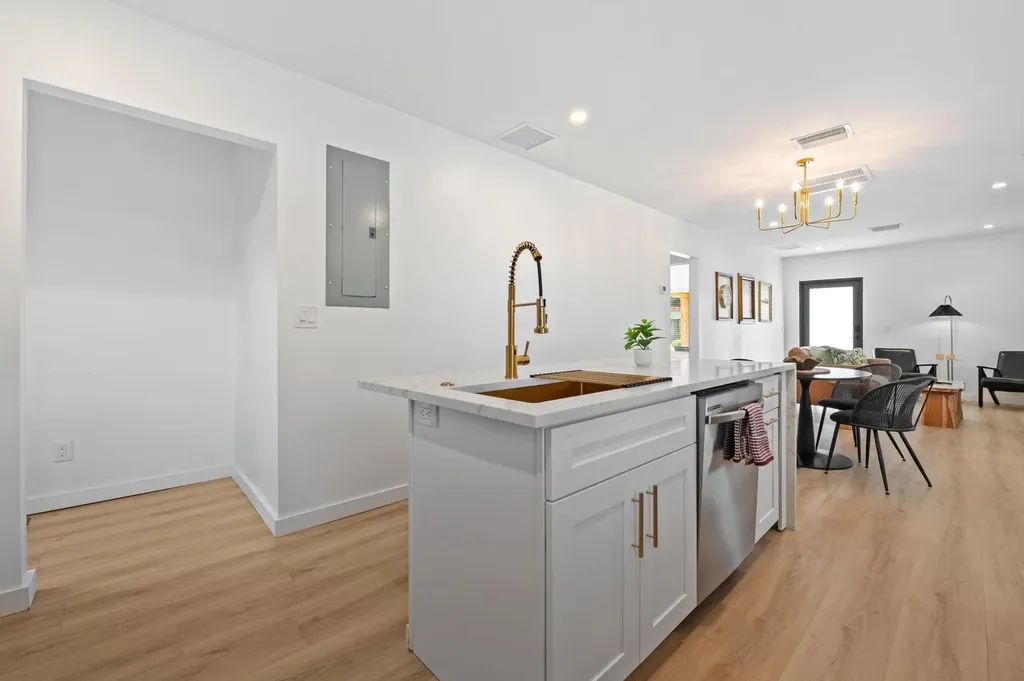 648 NE 16th Terrace Fort Lauderdale FL 33304