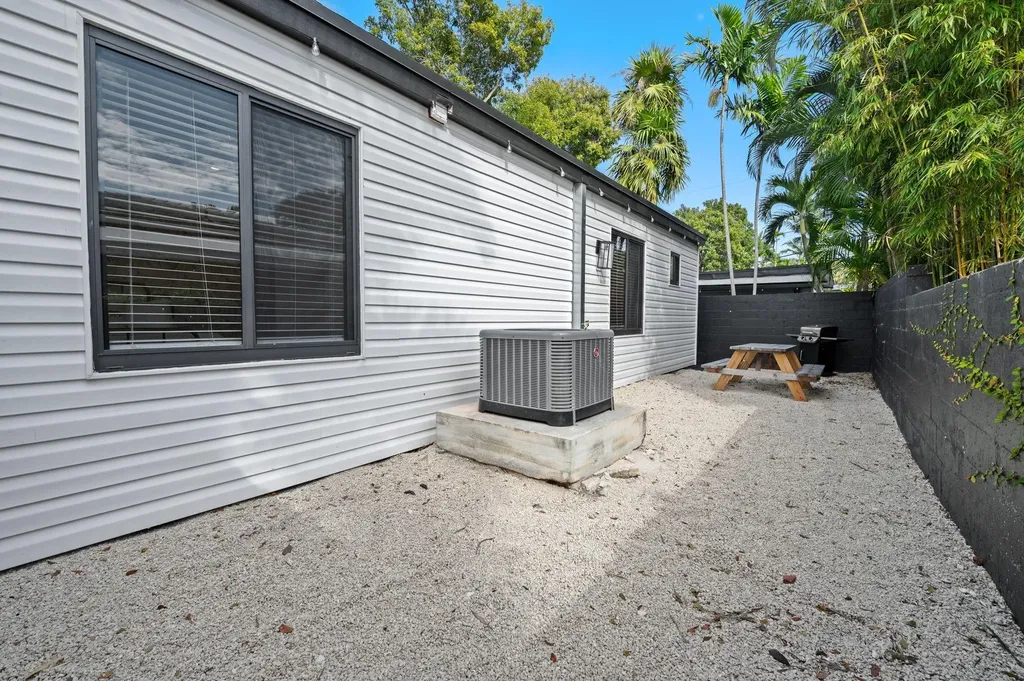 648 NE 16th Terrace Fort Lauderdale FL 33304