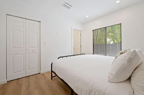648 NE 16th Terrace Fort Lauderdale FL 33304