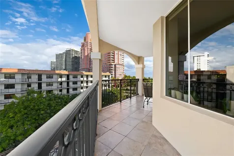 2011 N Ocean Boulevard Fort Lauderdale FL 33305