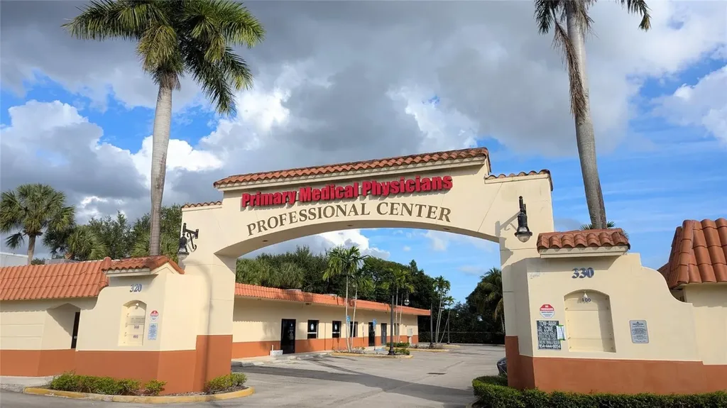 320 S State Road 7 Plantation FL 33317