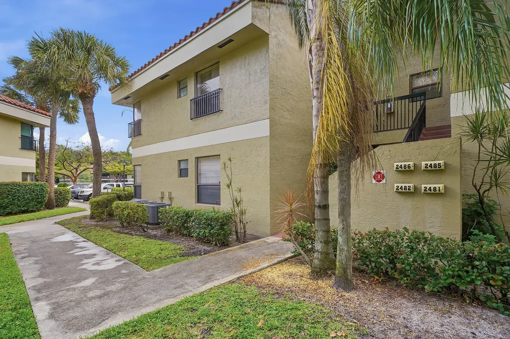 2486 NW 49th Terrace Coconut Creek FL 33063