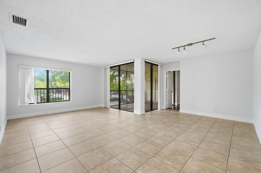 2486 NW 49th Terrace Coconut Creek FL 33063