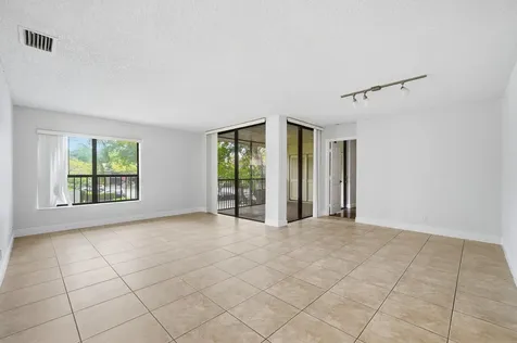 2486 NW 49th Terrace Coconut Creek FL 33063