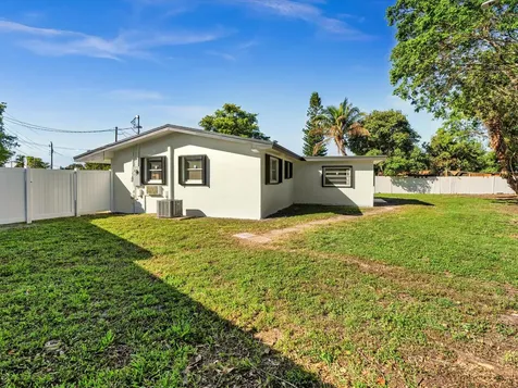 7971 NW 16th Street Pembroke Pines FL 33024