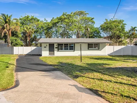 7971 NW 16th Street Pembroke Pines FL 33024