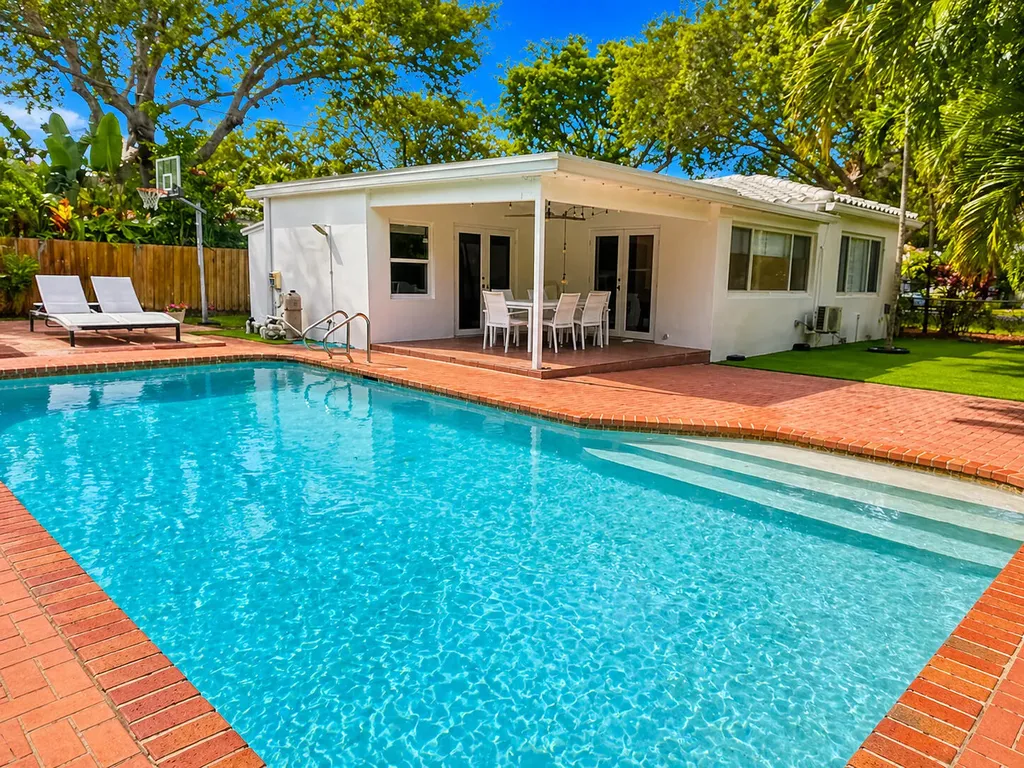 800 SE 11th Court Fort Lauderdale FL 33316