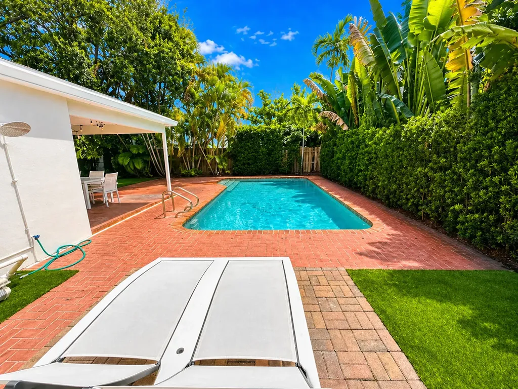 800 SE 11th Court Fort Lauderdale FL 33316