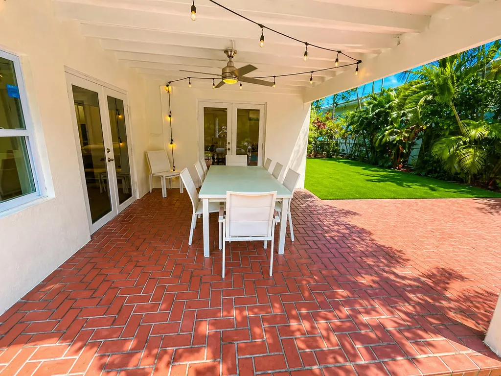 800 SE 11th Court Fort Lauderdale FL 33316