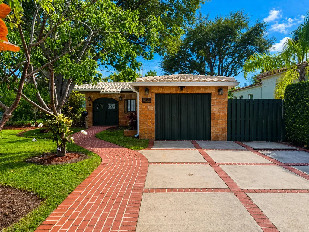 800 SE 11th Court Fort Lauderdale FL 33316