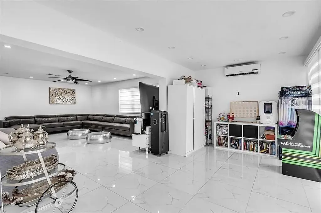 4100 N 36th Avenue Hollywood FL 33021