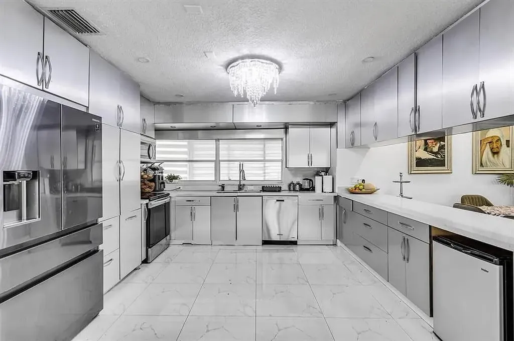 4100 N 36th Avenue Hollywood FL 33021