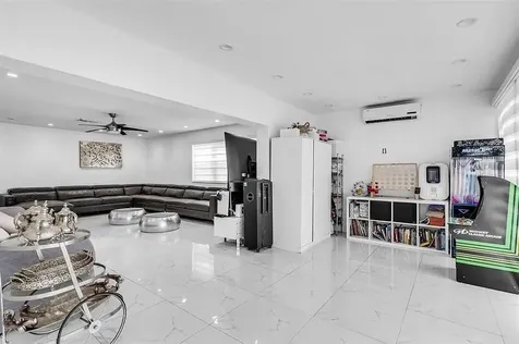 4100 N 36th Avenue Hollywood FL 33021