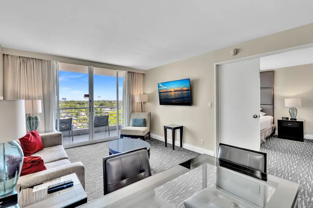 2670 E Sunrise Boulevard Fort Lauderdale FL 33304