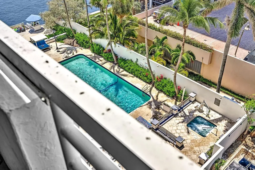 2670 E Sunrise Boulevard Fort Lauderdale FL 33304