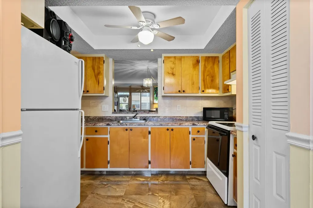 10 Willowbrook Lane Delray Beach FL 33446