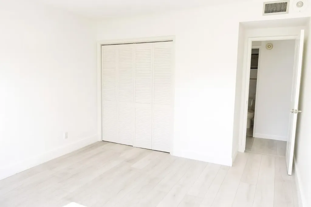 4200 Hillcrest Drive Hollywood FL 33021