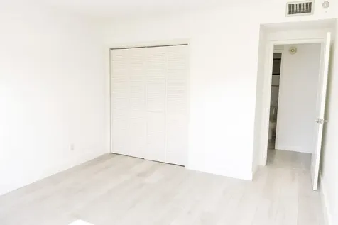 4200 Hillcrest Drive Hollywood FL 33021