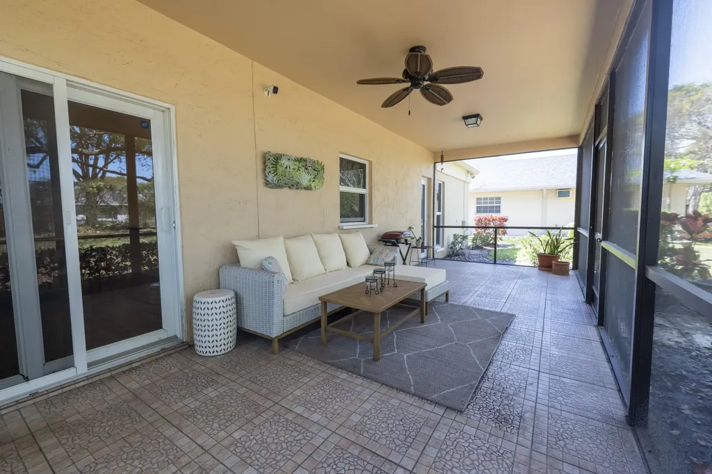 10195 Greentrail Drive Boynton Beach FL 33436