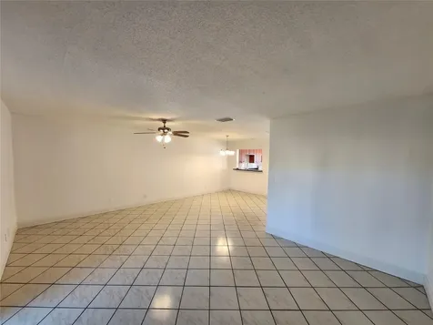9421 NW 15th Street Pembroke Pines FL 33024