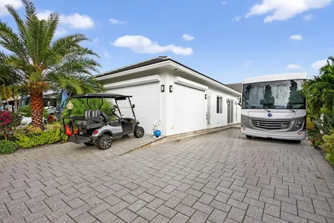 633 N Cortez Drive Margate FL 33068