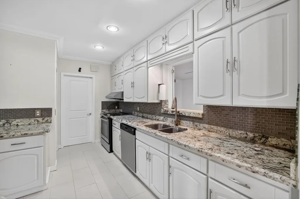 2317 NE 12th Street Fort Lauderdale FL 33304