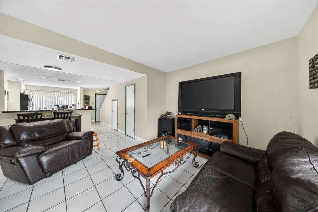 127 SW 3rd Street Pompano Beach FL 33060