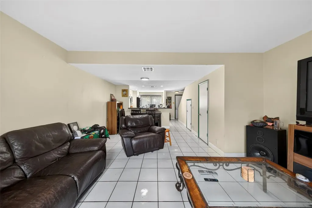 127 SW 3rd Street Pompano Beach FL 33060