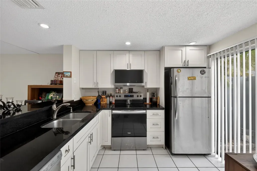 127 SW 3rd Street Pompano Beach FL 33060