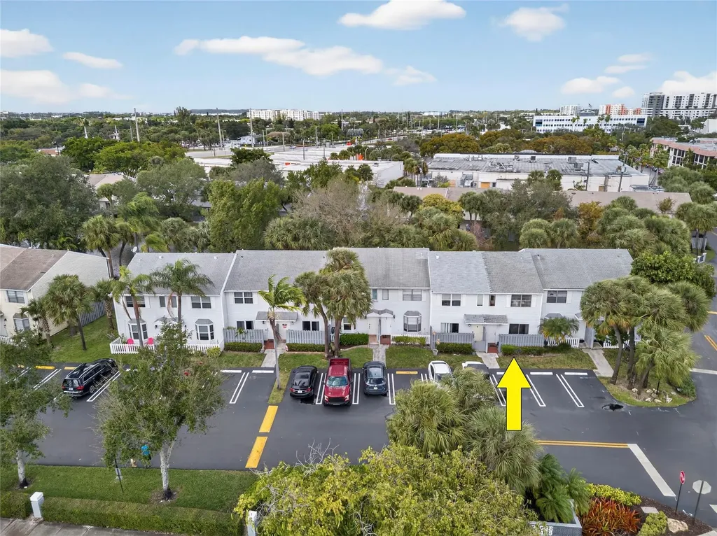 127 SW 3rd Street Pompano Beach FL 33060