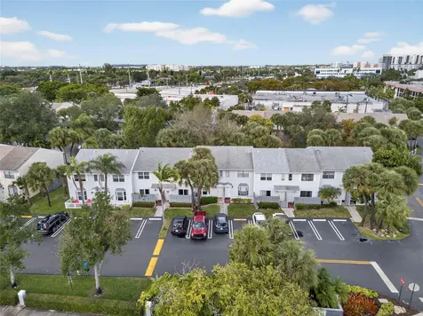 127 SW 3rd Street Pompano Beach FL 33060