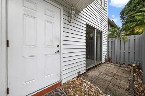 127 SW 3rd Street Pompano Beach FL 33060