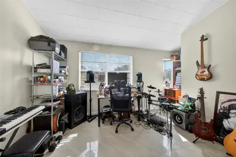 127 SW 3rd Street Pompano Beach FL 33060
