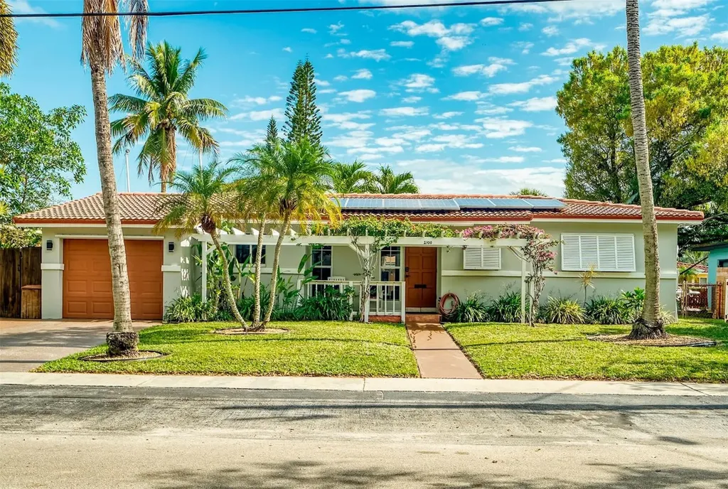 2100 SW 23rd Terrace Fort Lauderdale FL 33312