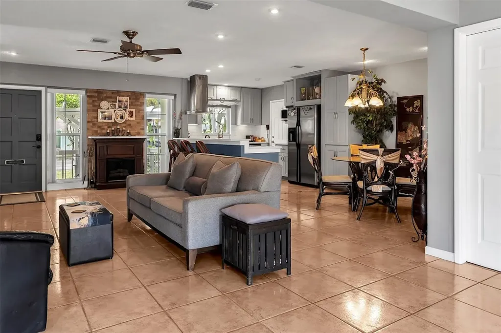 2100 SW 23rd Terrace Fort Lauderdale FL 33312