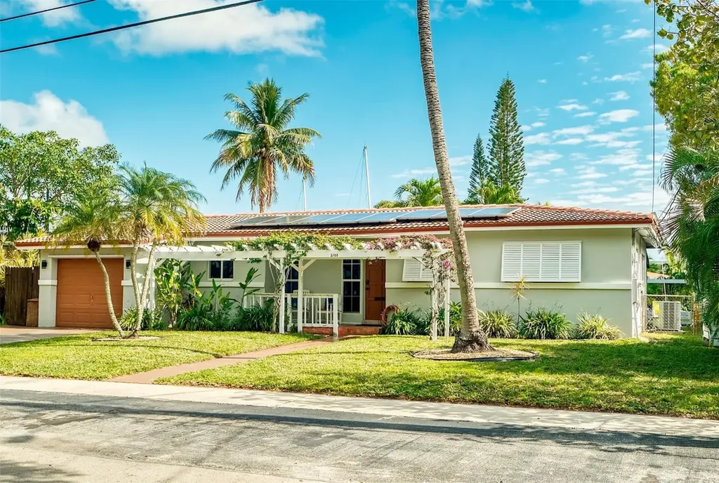 2100 SW 23rd Terrace Fort Lauderdale FL 33312
