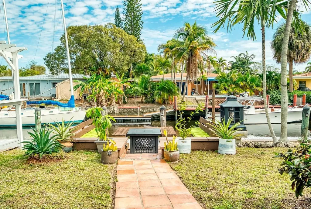 2100 SW 23rd Terrace Fort Lauderdale FL 33312