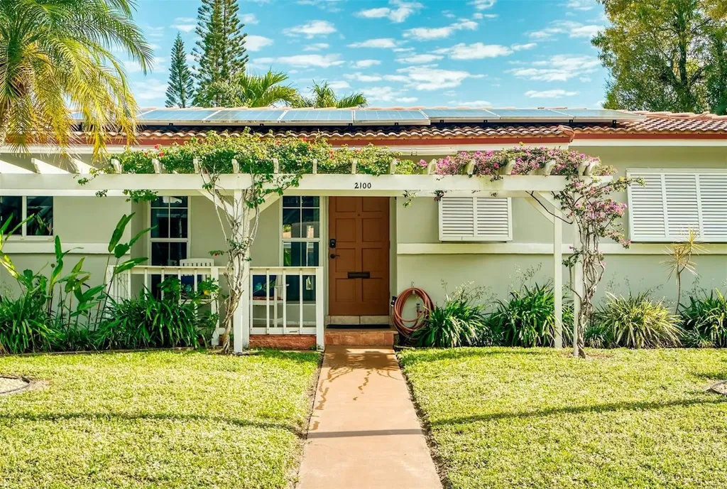 2100 SW 23rd Terrace Fort Lauderdale FL 33312