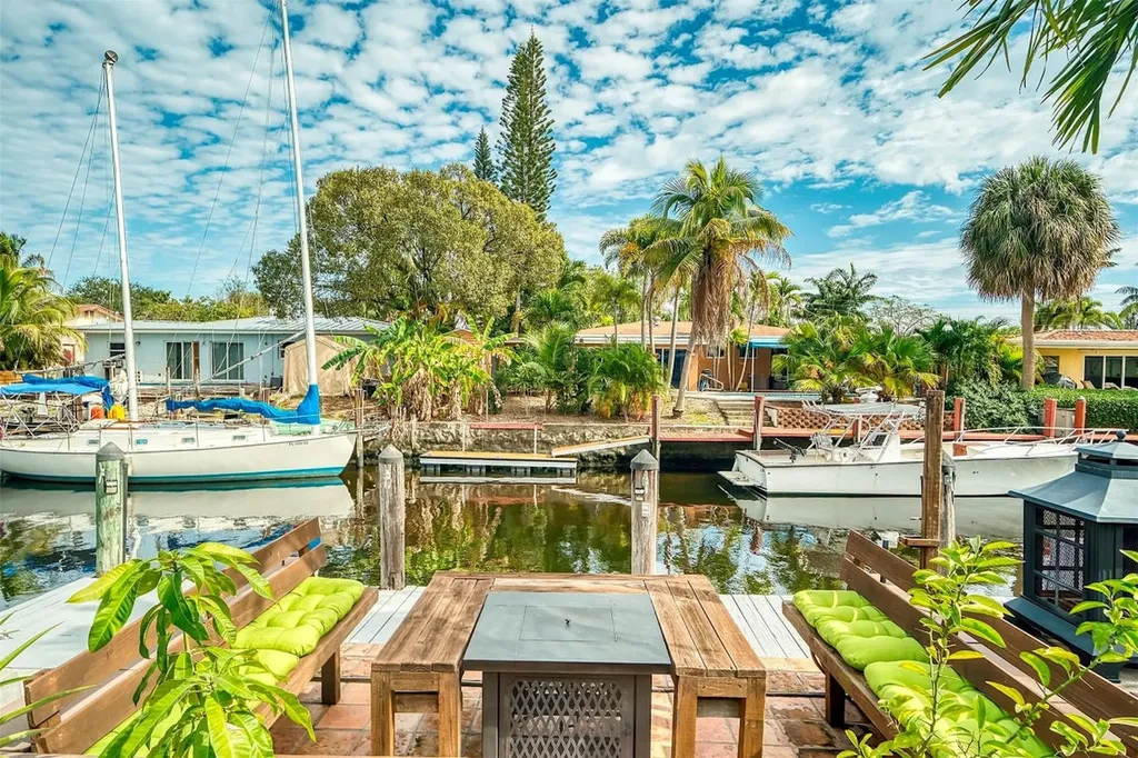 2100 SW 23rd Terrace Fort Lauderdale FL 33312