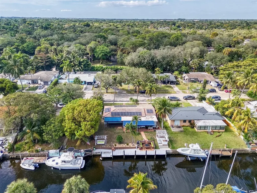 2100 SW 23rd Terrace Fort Lauderdale FL 33312
