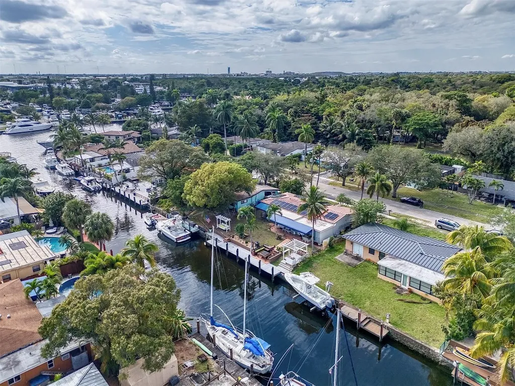 2100 SW 23rd Terrace Fort Lauderdale FL 33312
