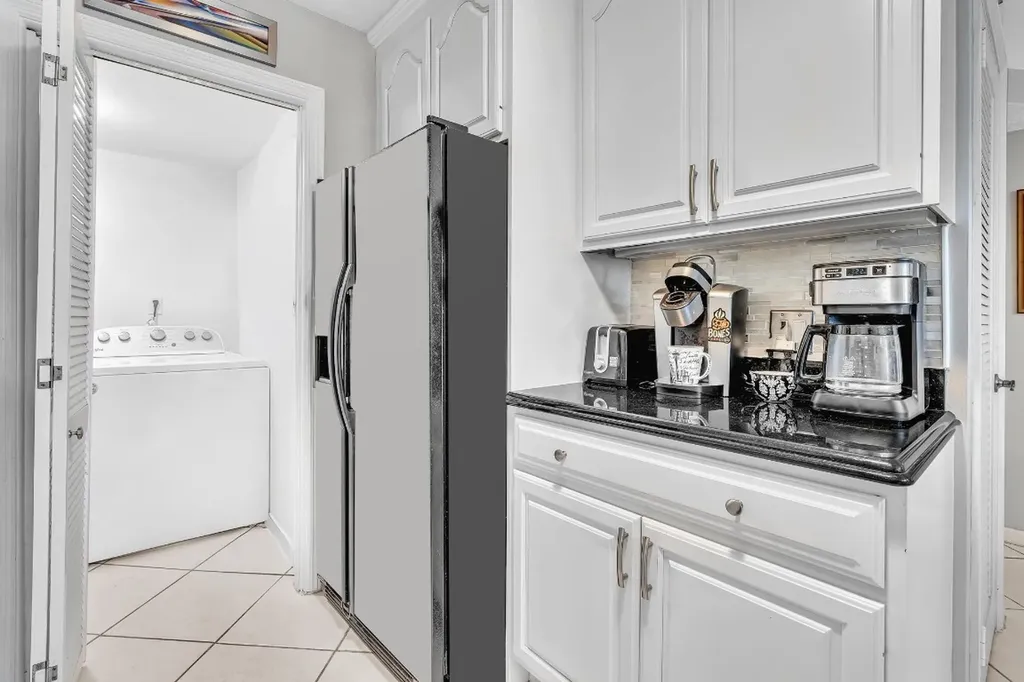 9050 Jacaranda Lane Plantation FL 33324