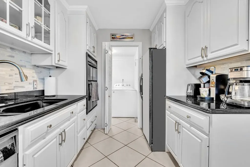 9050 Jacaranda Lane Plantation FL 33324