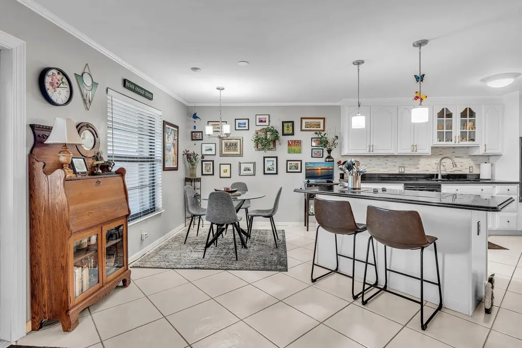 9050 Jacaranda Lane Plantation FL 33324