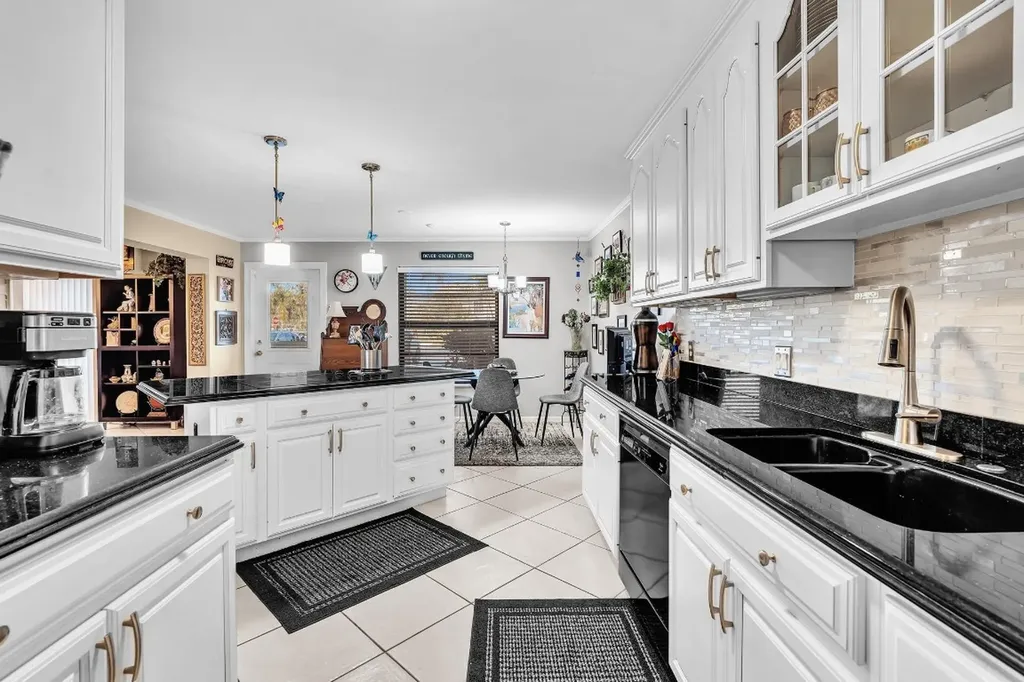 9050 Jacaranda Lane Plantation FL 33324