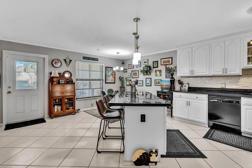 9050 Jacaranda Lane Plantation FL 33324