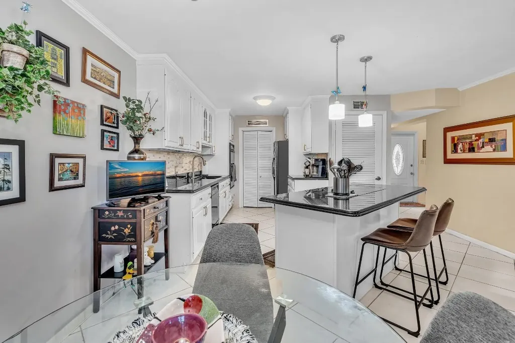 9050 Jacaranda Lane Plantation FL 33324
