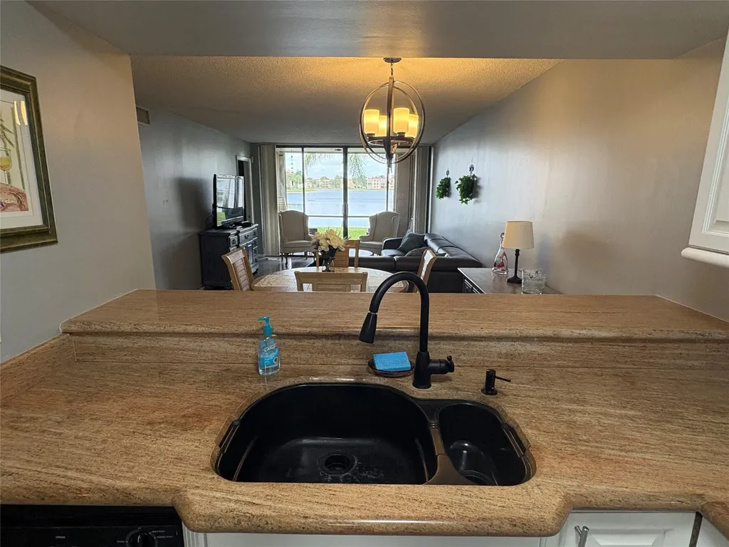 6207 Coral Lake Drive Pompano Beach FL 33063